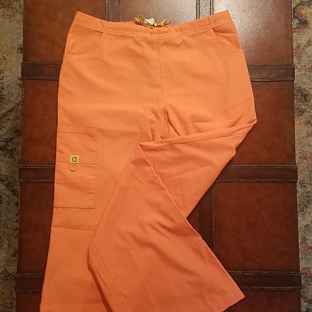 Scrub set - Picture 2 of 3
